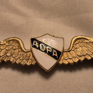 Vintage AOPA Pin Aircraft Owners Association Full Pilot Gold Wings Enamel 1939