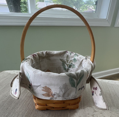 Longaberger 2001 Small Handmade Rectangular Basket w/ Handle & Fabric Liner