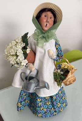 Byers Choice Lady Gardner watering can flower pot Caroler Flowers spring summer