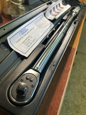 Torque Wrench Precision Instruments 1/2'' Drive Micrometer Click Wrench M3R250FX