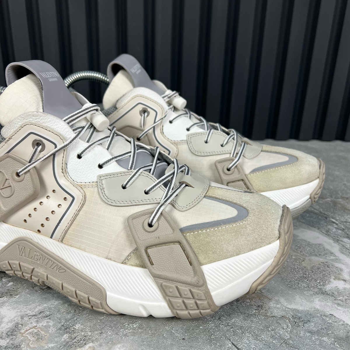 Valentino Garavani WS0IR3RLLFV0 関税送料込 Valentino Garavani VL7N sneakers for Men - White in UAE