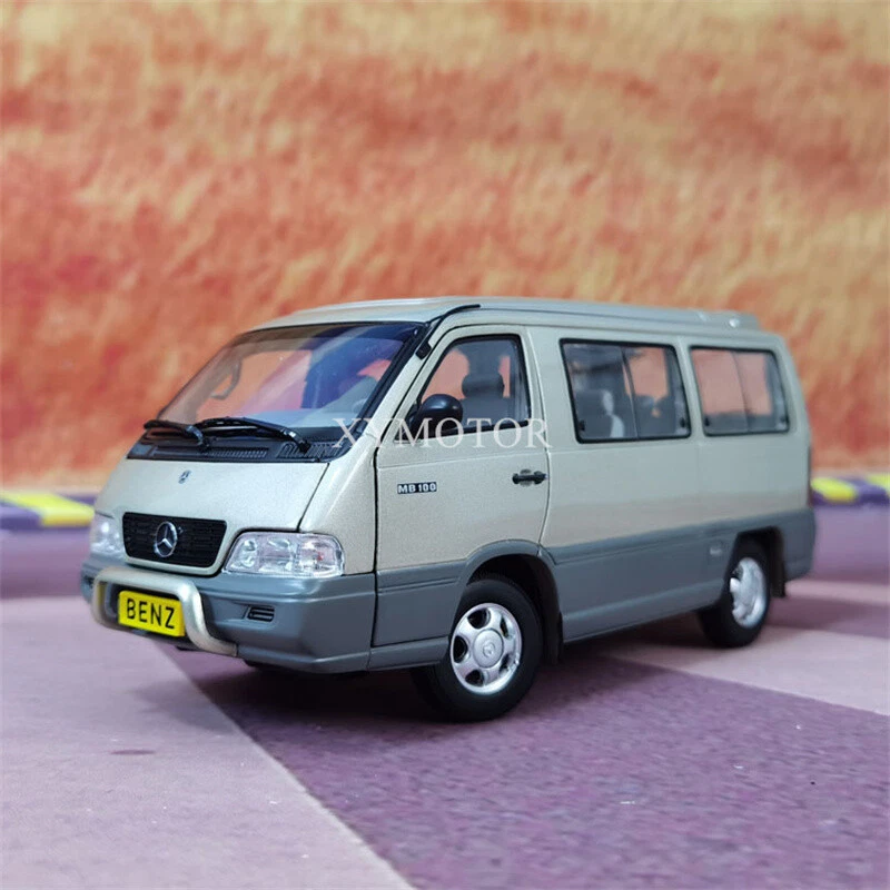 1:24 Benz MB100 MPV Istana Diecast Model Car Gifts Display Black/White/Champagne - Immagine 2 di 4