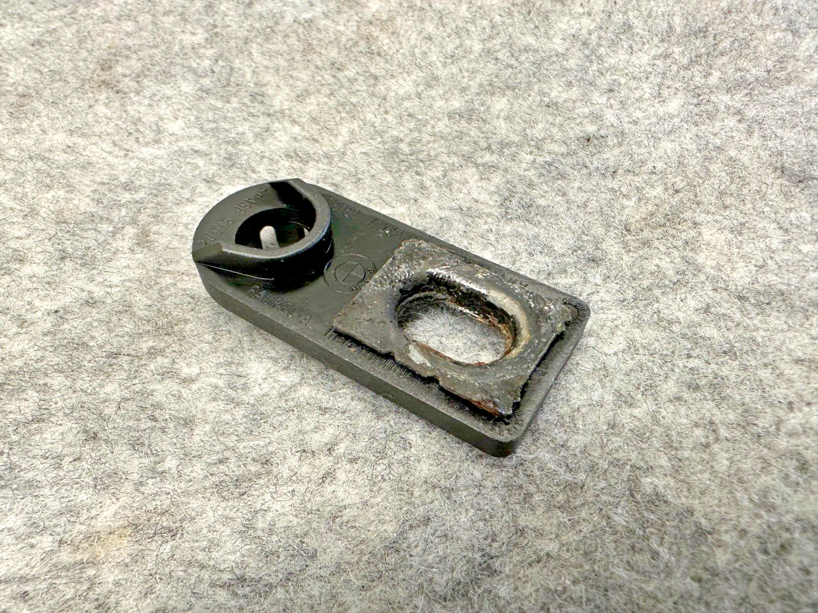 BMW E87 1 Series Headlamp Support Bracket X1 7123406 for sale 