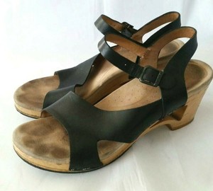low heel dansko sandals