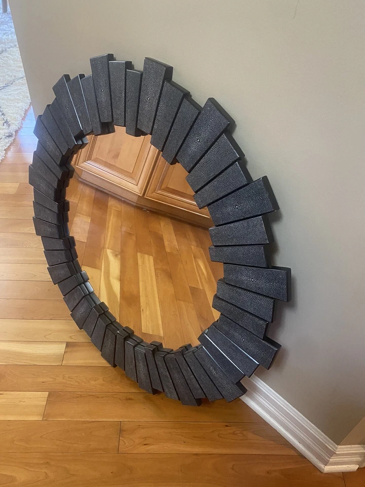 Bonito espejo Made Goods Claude 34 in Diam redondo gris fresco imitación verde Foto 4 de 4