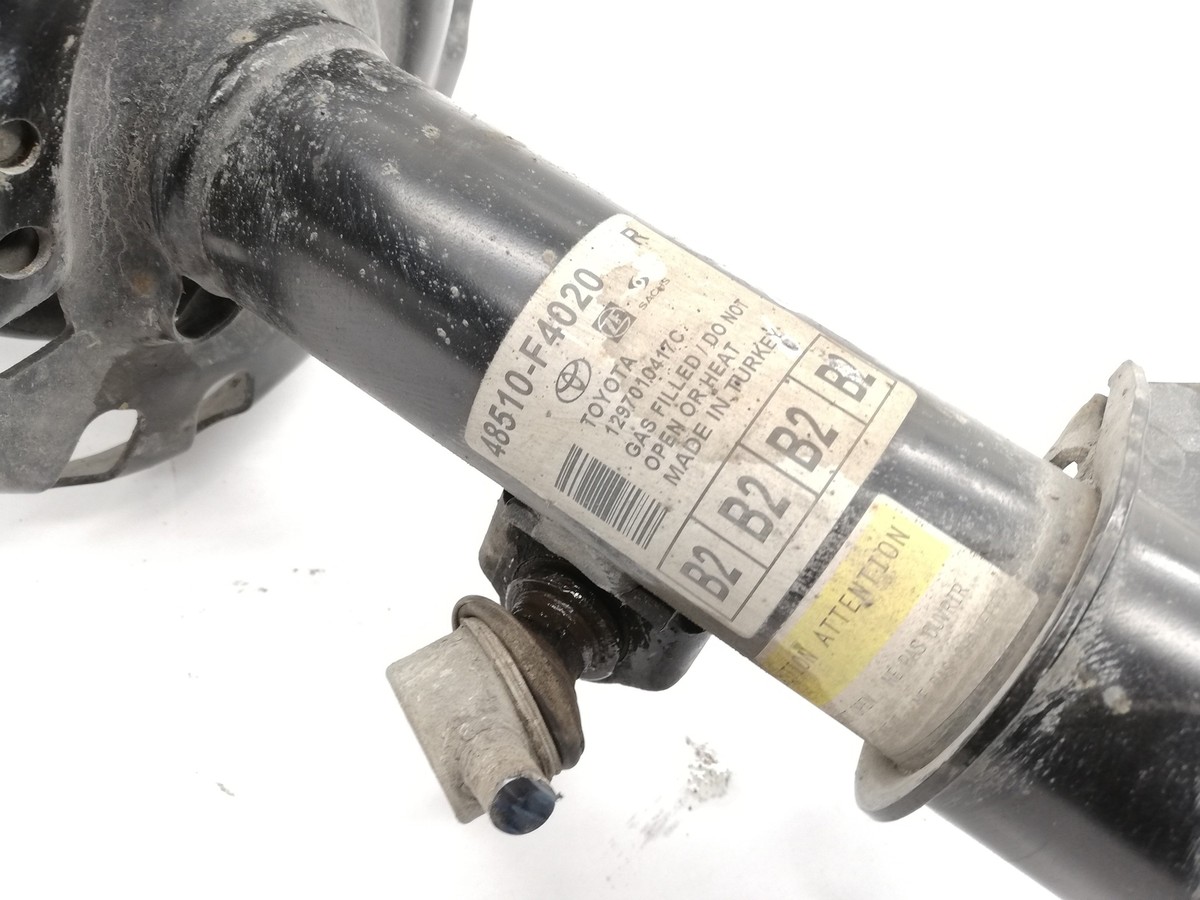 TOYOTA C-HR X1 1.8 Hybrid ZYX10 Front Right Shock Absorber