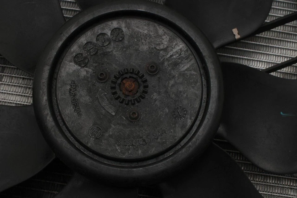 Conjunto de ventilador radiador de refrigeración motor Mercedes-Benz E350 Sport 4Matic 2010-2016 3,5 L Foto 3 de 4