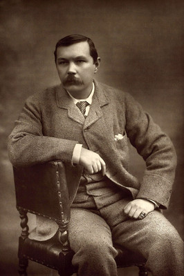 Black and white photograph of Sir Arthur Ignatius Conan Doyle photo