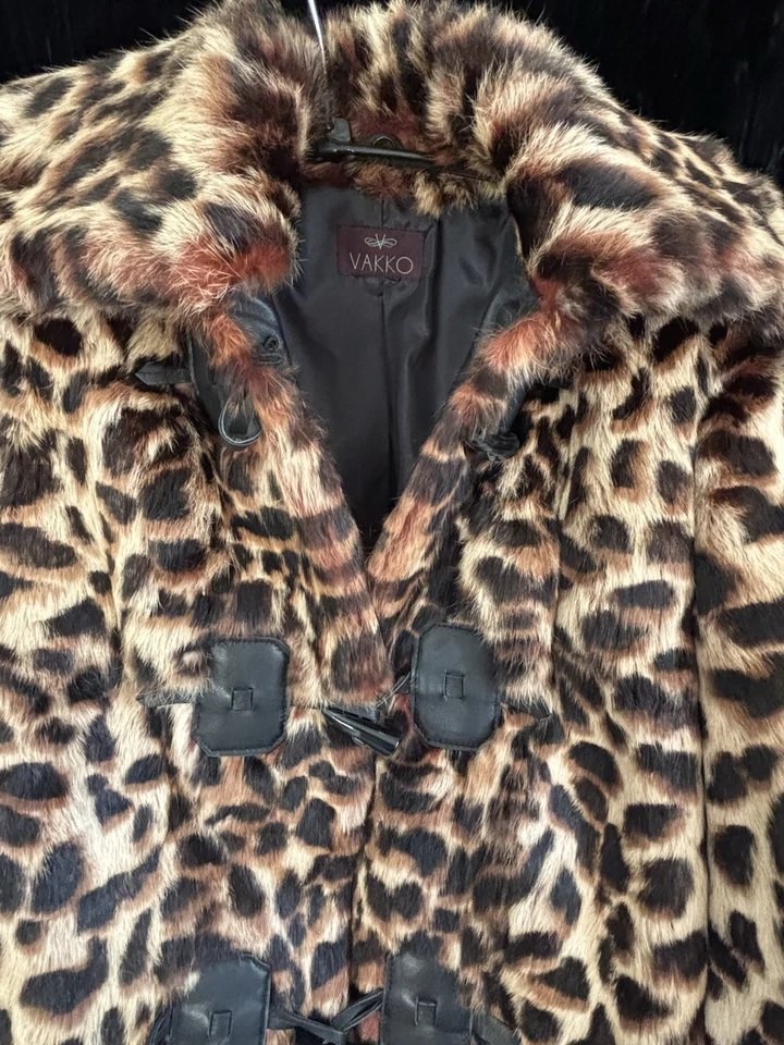 Abrigo cálido de piel de conejo genuina estampado de leopardo Valko Mint mediano o pequeño para mujer Foto 3 de 4