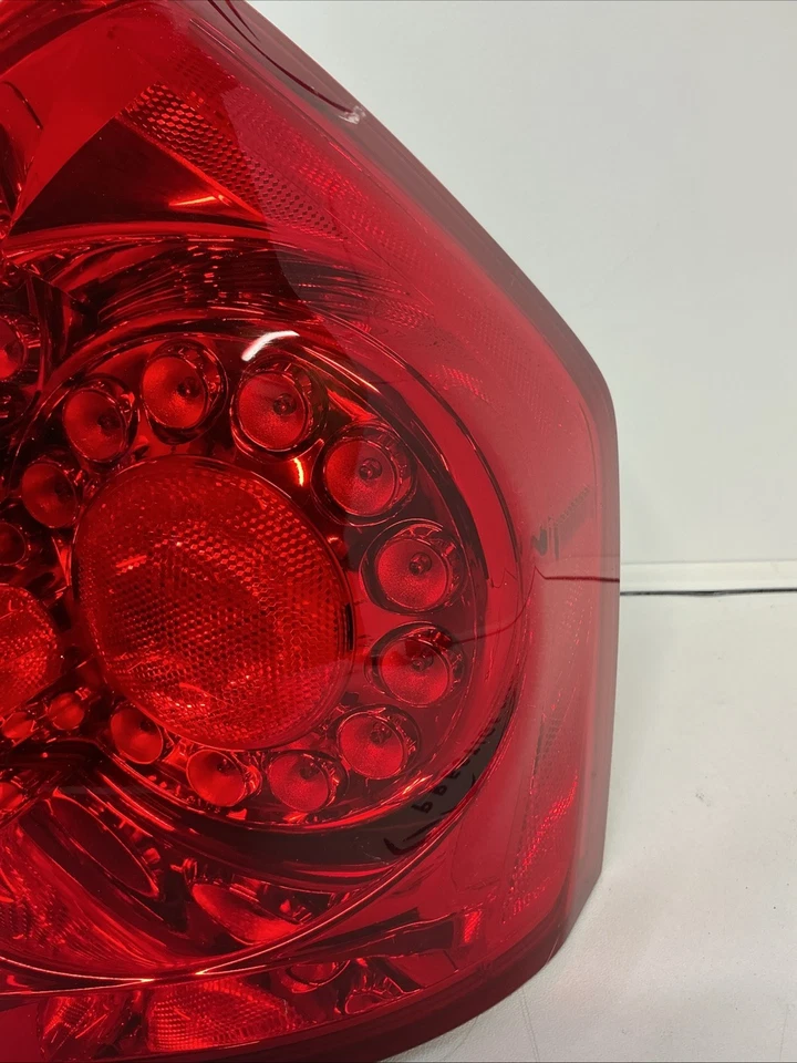 06-07 INFINITI M35 M45 OEM светодиодная задняя лампа правая сторона правая сторона правая - Изображение 2 из 4
