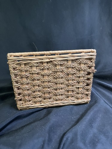Vintage Tightly Woven Wicker Rattan Paper Napkin Basket Kitchen Decor Servewear - Picture 6 of 10