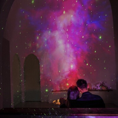 Astronaute Projecteur Ciel Étoilé Veilleuse avec Télécommande Fonction Minuterie Angle Réglable à 360 Degrés pour Décoration de Chambre Cadeau pour Enfants Ambiance Maison