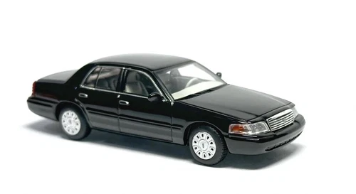 GOC 1:64 Black Crown Victoria EN114 Sedan Classic Model Diecast Metal Car