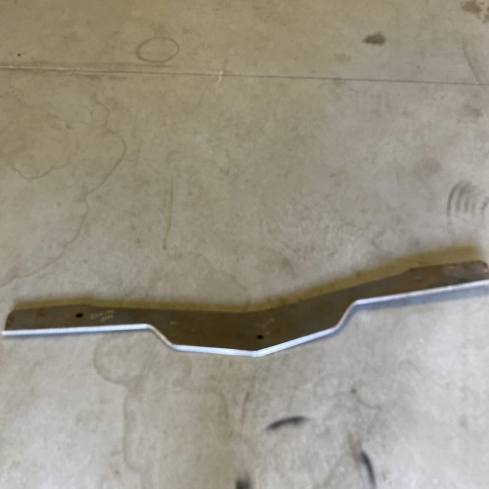 Ford Maverick Mercury Comet 1974-77 parachoques delantero relleno panel de moldura OEM Foto 4 de 4