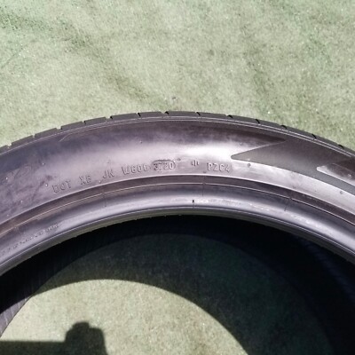325/35R22 Pirelli P Zero Corsa PZC4 Tire Lamborghini Urus 325/35ZR