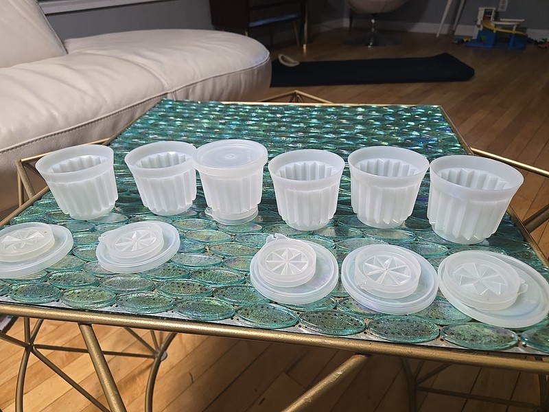 Vintage 6 Tupperware Jel-ette Jello Cup Mini Molds White