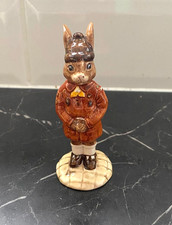 Royal Doulton Bunnykins Brownie Figurine Uniform Boxed 1987 10cm DB61 Vintage