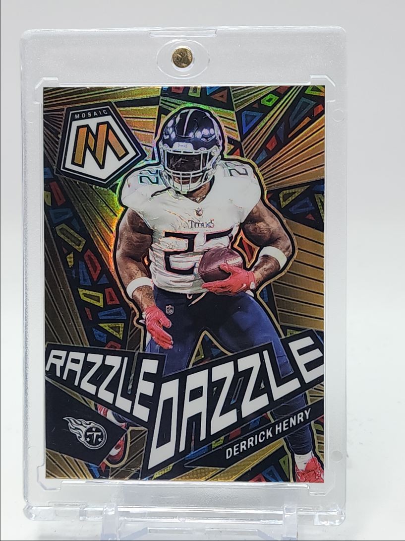 DERRICK HENRY 2023 MOSAIC RAZZLE DAZZLE SILVER PRIZM TITANS Q4408