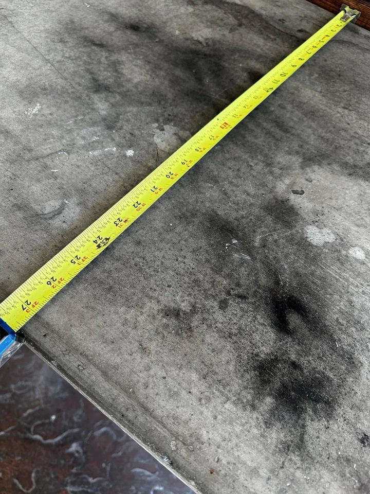 Mesa de hormigón y base de madera Foto 4 de 4