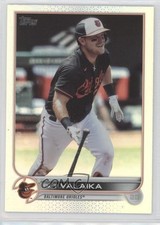 2022 Topps Series 2 Rainbow Foil Pat Valaika #575 0b3