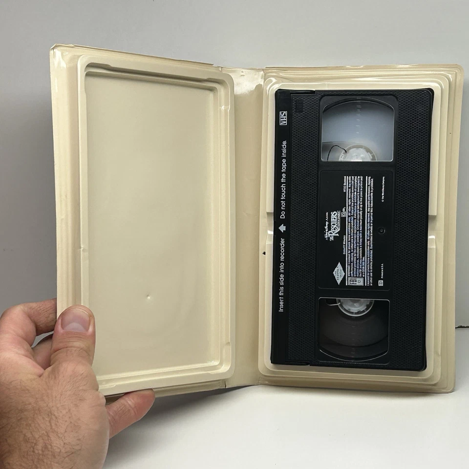 The Rescuers Down Under VHS Disney Video Tape Black Diamond Classics Clamshell - Image 4 of 4