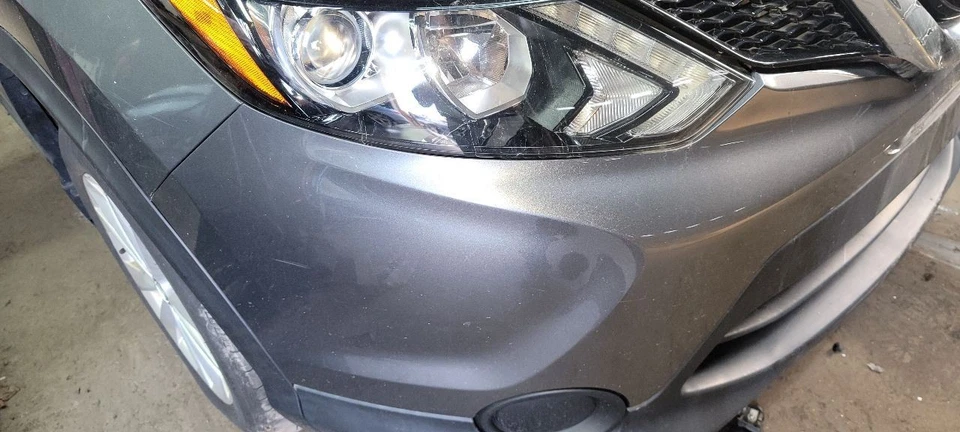 Extensión acampanada guardabarros pasajero derecho Nissan Rogue Sport 19 Foto 4 de 4