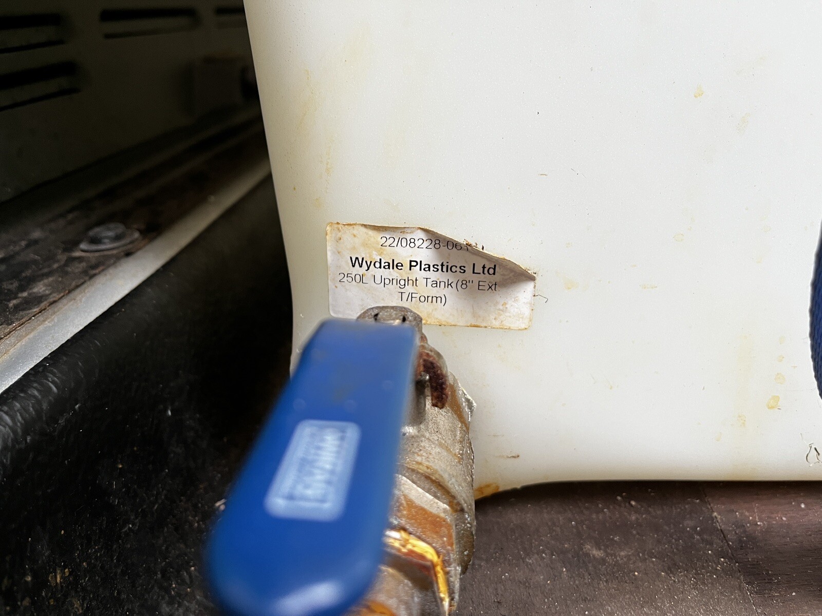 Wydale 250 Litre Upright Baffled Water Tank With Tap £50.00 Start