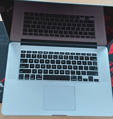 Apple MacBook Pro 15.4in (256GB SSD, Intel Core i7-4770HQ, 2.20GHz
