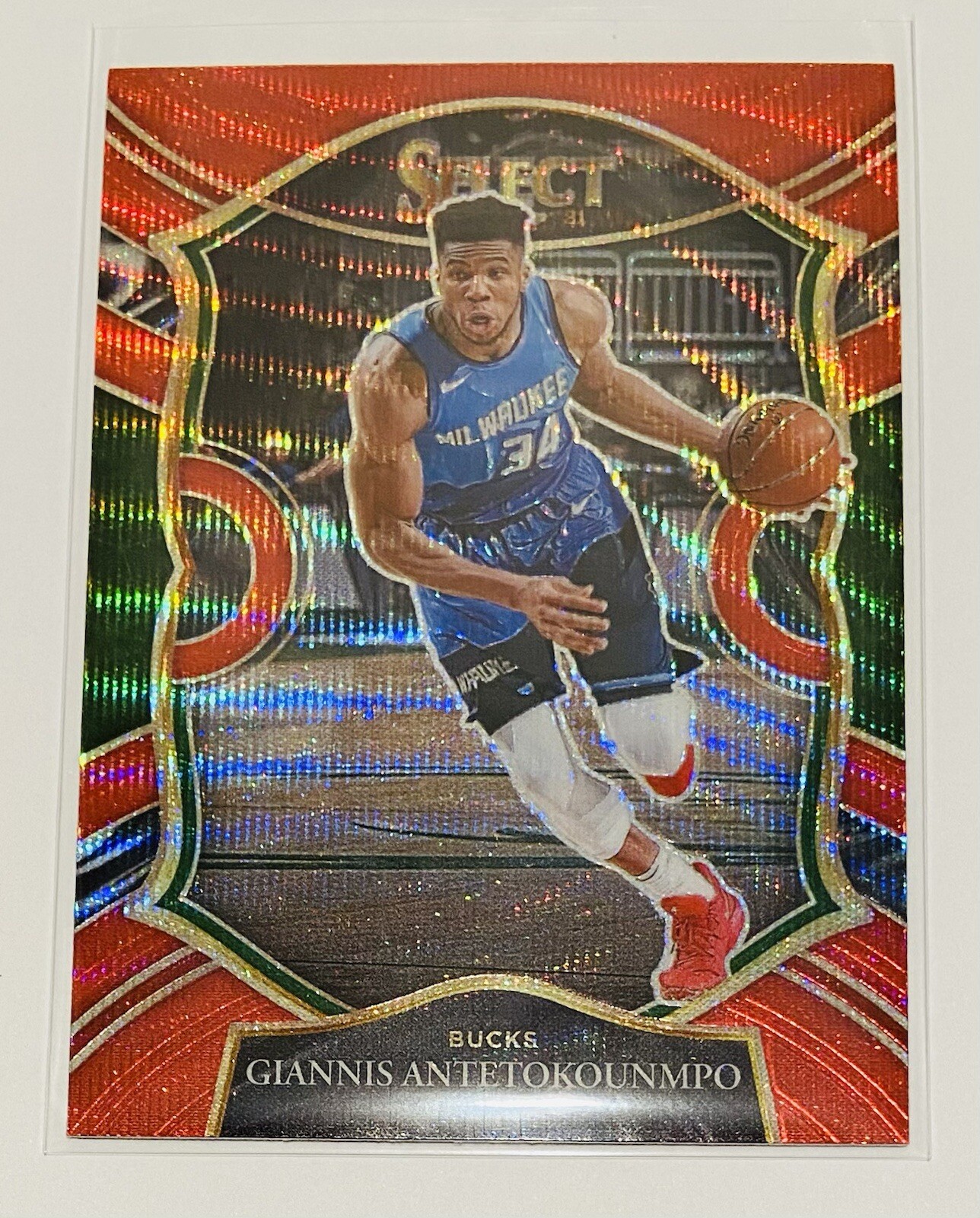 2020-21 Panini Select Red Wave Prizm Concourse Giannis Antetokounmpo #54 Bucks
