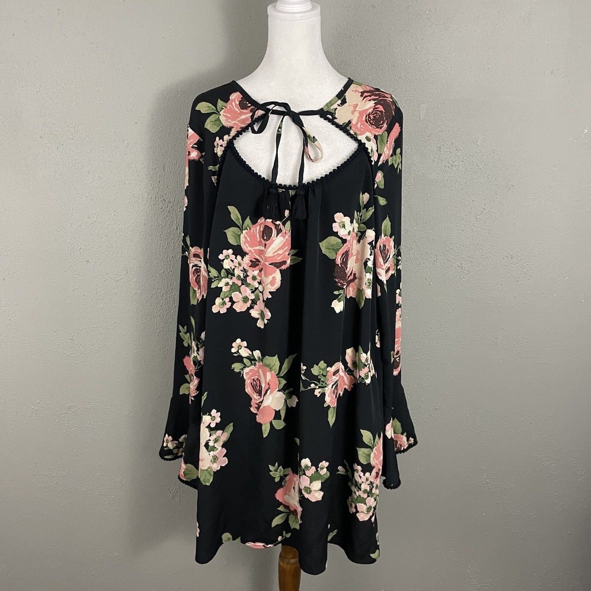 BAND OF GYPSIES Dress Women's L Black Pink Floral Tie Pockets Bell Sleeves Boho | eBay BAND OF GYPSIES Dress Women's L Black Pink Floral Tie Pockets Bell Sleeves Boho | eBay