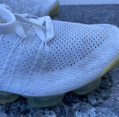 Nike Air Vapormax Flyknit 2- SIZE 11.5 - 942842-105 Triple Whiteout Vast Grey OG Nike Air Vapormax Flyknit 2- SIZE 11.5 - 942842-105 Triple  main image 3
