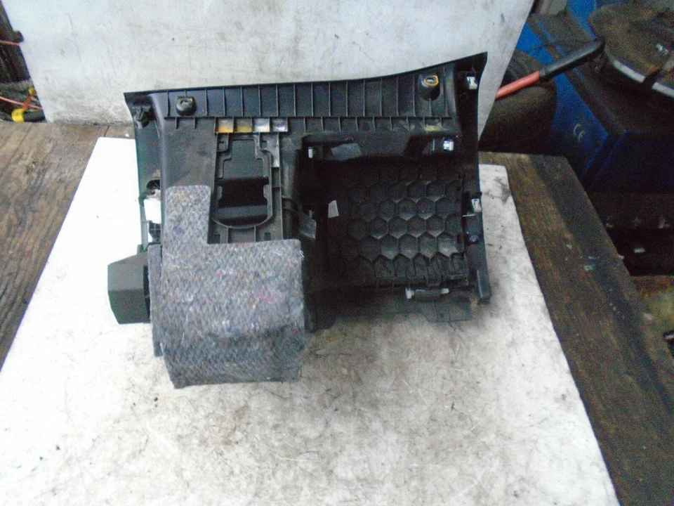 GUANTERA LADO PASAJERO DELANTERO PEUGEOT 308 2018 MK2 T9 NSF Foto 3 de 4