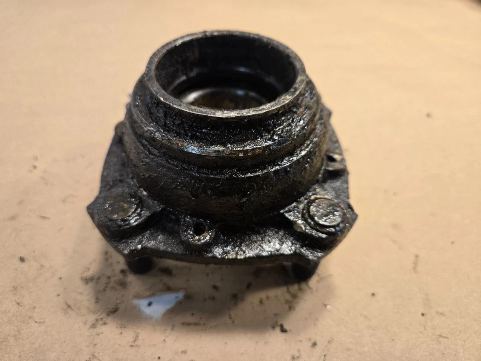 Buje de rueda de suspensión trasera original MG MGA 1500 1600 OEM Foto 2 de 4