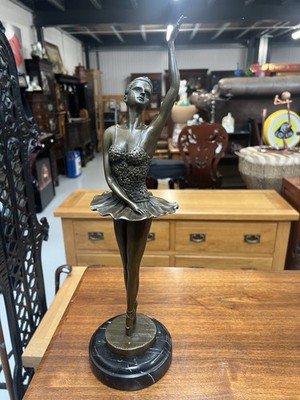 Bronzeguss Ballerina auf Marmorsockel 43 cm hoch