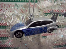 FORD FOCUS CHRISTMAS ORNAMENT DRIFT