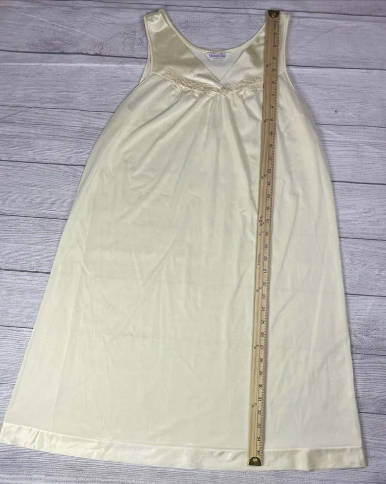 Camisón de Colección Vanity Fair Sunlite Amarillo Nylon Floral Apliques HECHO EN EE. UU. PEQUEÑO Foto 4 de 4