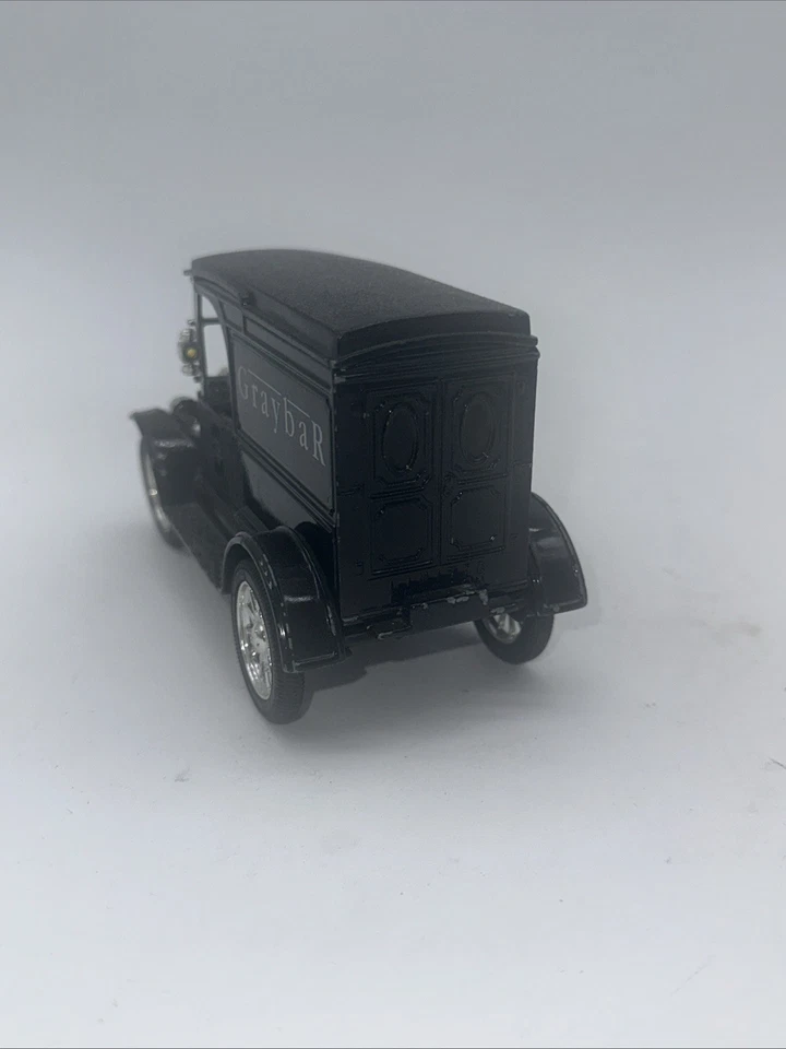 De colección 1992 ERTL Co. 1913 UPS escala 1/25 panel frontal abierto lateral camioneta Ford barra gris Foto 3 de 4