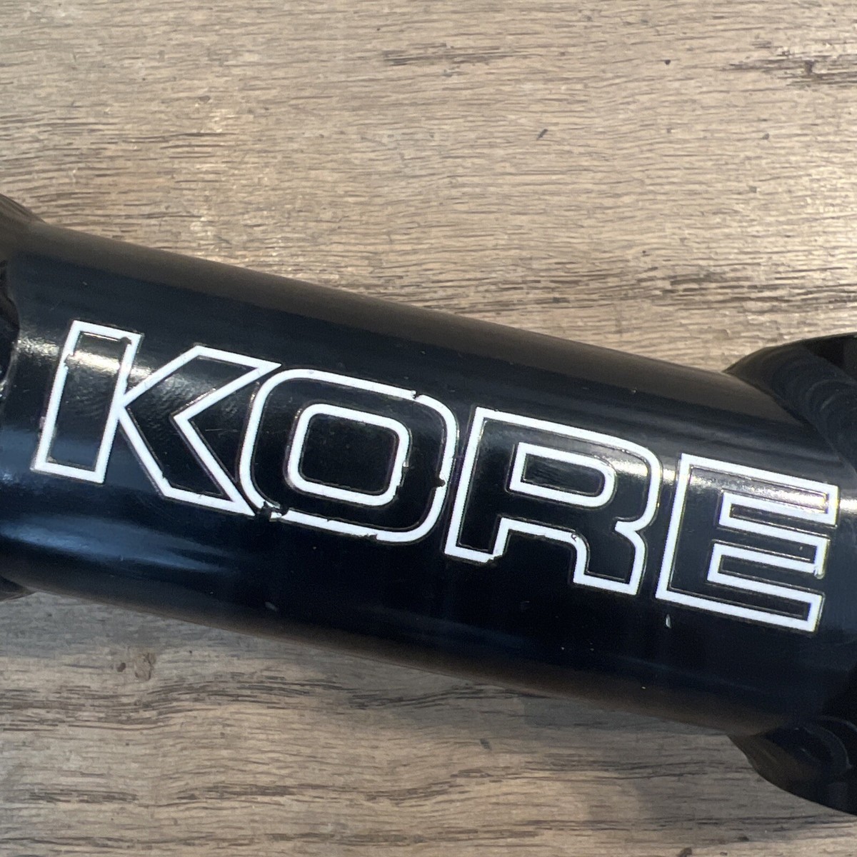 Potence VTT Vintage Kore Lite - 140mm, Pince 25.4mm, Tube De Direction 1 1/8, 3 Boulons, Noire
