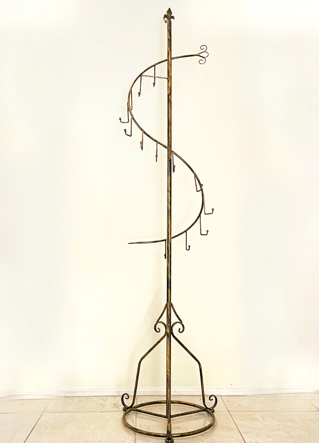 spiral handbag rack