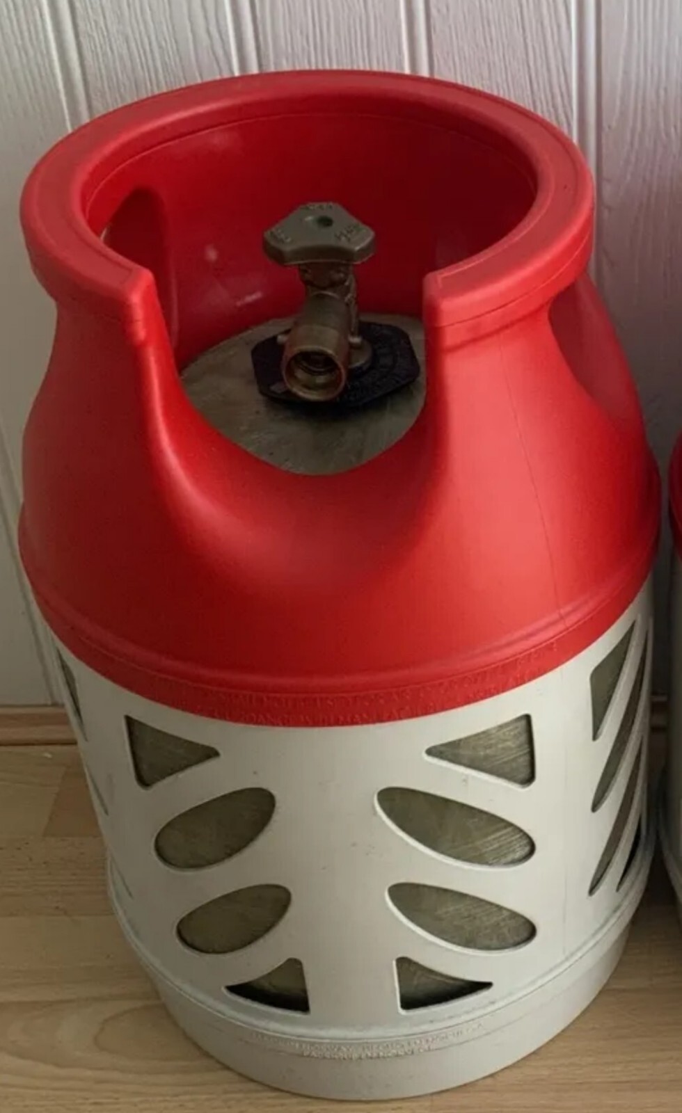 Refillable SafeFill gas cylinde bottle 18ltr / 10kg collection