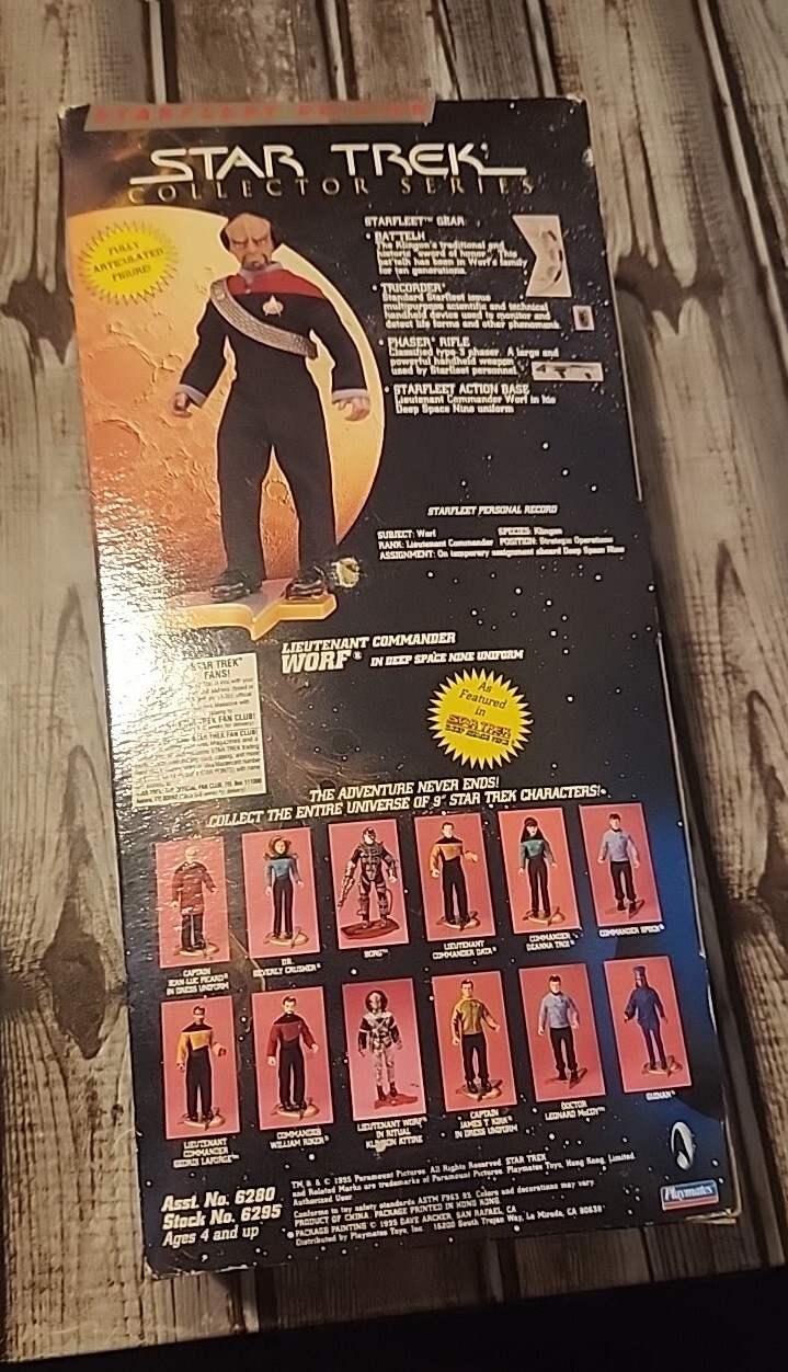Star Trek Collector Series Edition DS9 LT. CMDR WORF 9" Action Figure Playmates