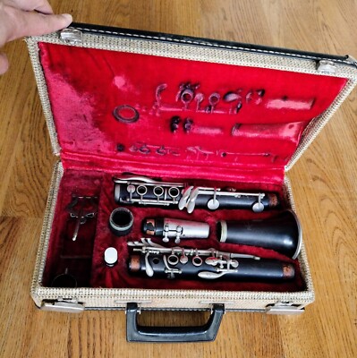 Vintage Normandy 8 LeBlanc Clarinet France w/Case Serial No 48913