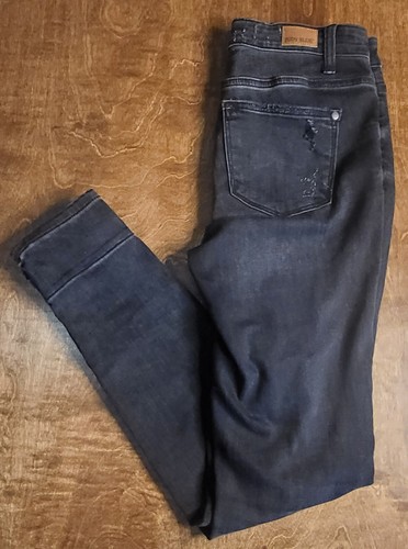 Judy Blue Stretch Women's 5/27 Distressed Faded Black Red Plaid Patch EUC - Picture 9 of 16