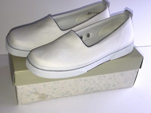 easy spirit canvas slip on shoes