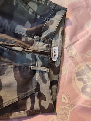 Camo RUE 21 Jeans Woman's Size Medium