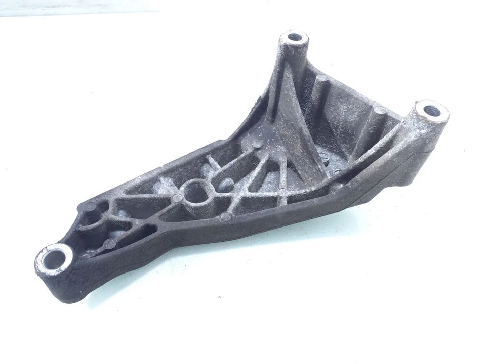 Volkswagen Transporter - Caravelle T5 2014 Gearbox mounting bracket 03L199207B - Image 3 of 4