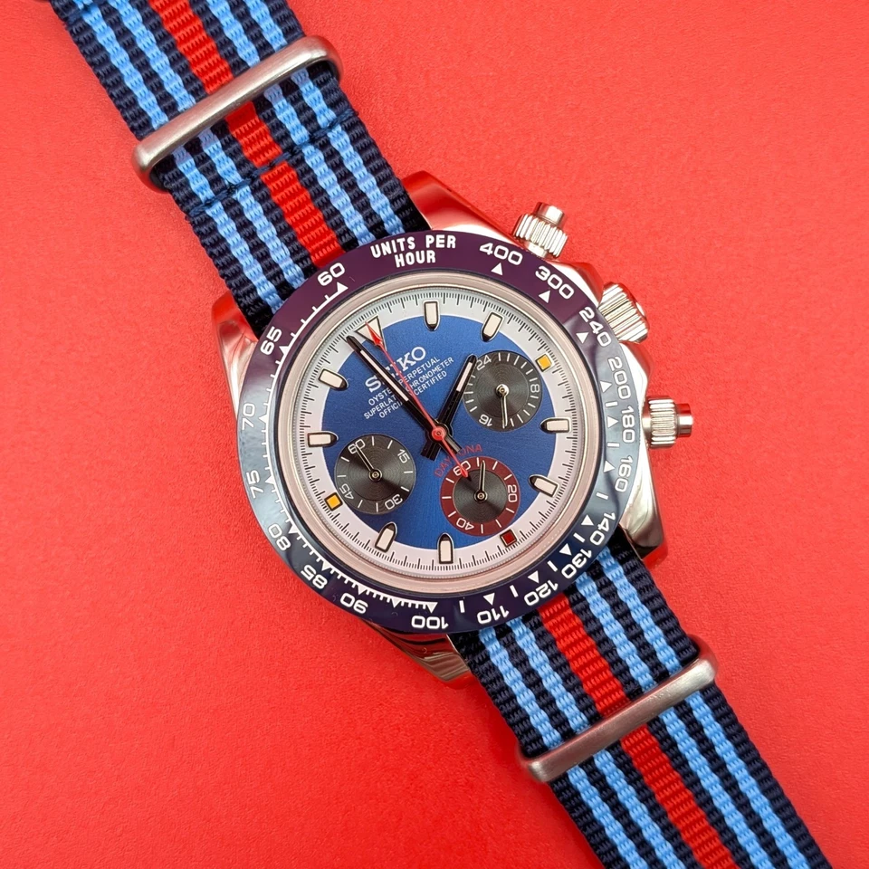 Esfera azul y bisel azul/blanco | Martini Colorway | Movimiento Seiko VK63 Foto 4 de 4