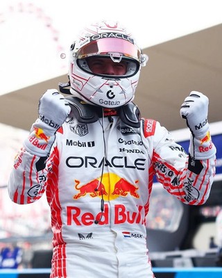 KART RACING SUIT LEVEL 2 WITH FREE GLOVES AND DUTY PAID SERVICE.