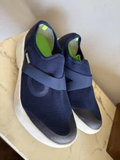 OOFOS Oomg Eezee Low Slip On Shoes Sneakers - Womens Size 10 - Navy Blue