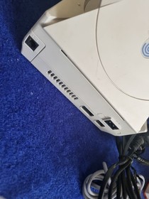 Sega Dreamcast console, Two Controllers & all leads ( Disc Tray Don't Close)